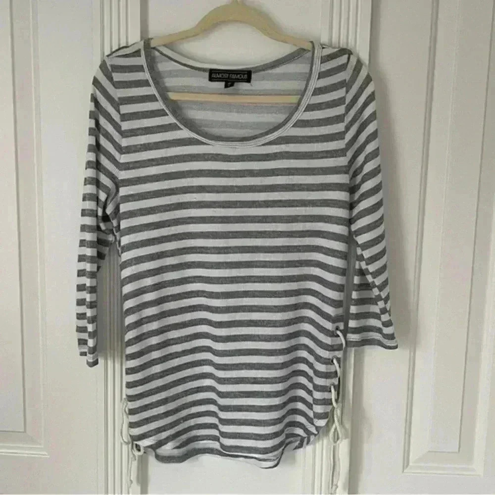 ALMOST FAMOUS GREY WHITE Striped Lightweight Sweater‎